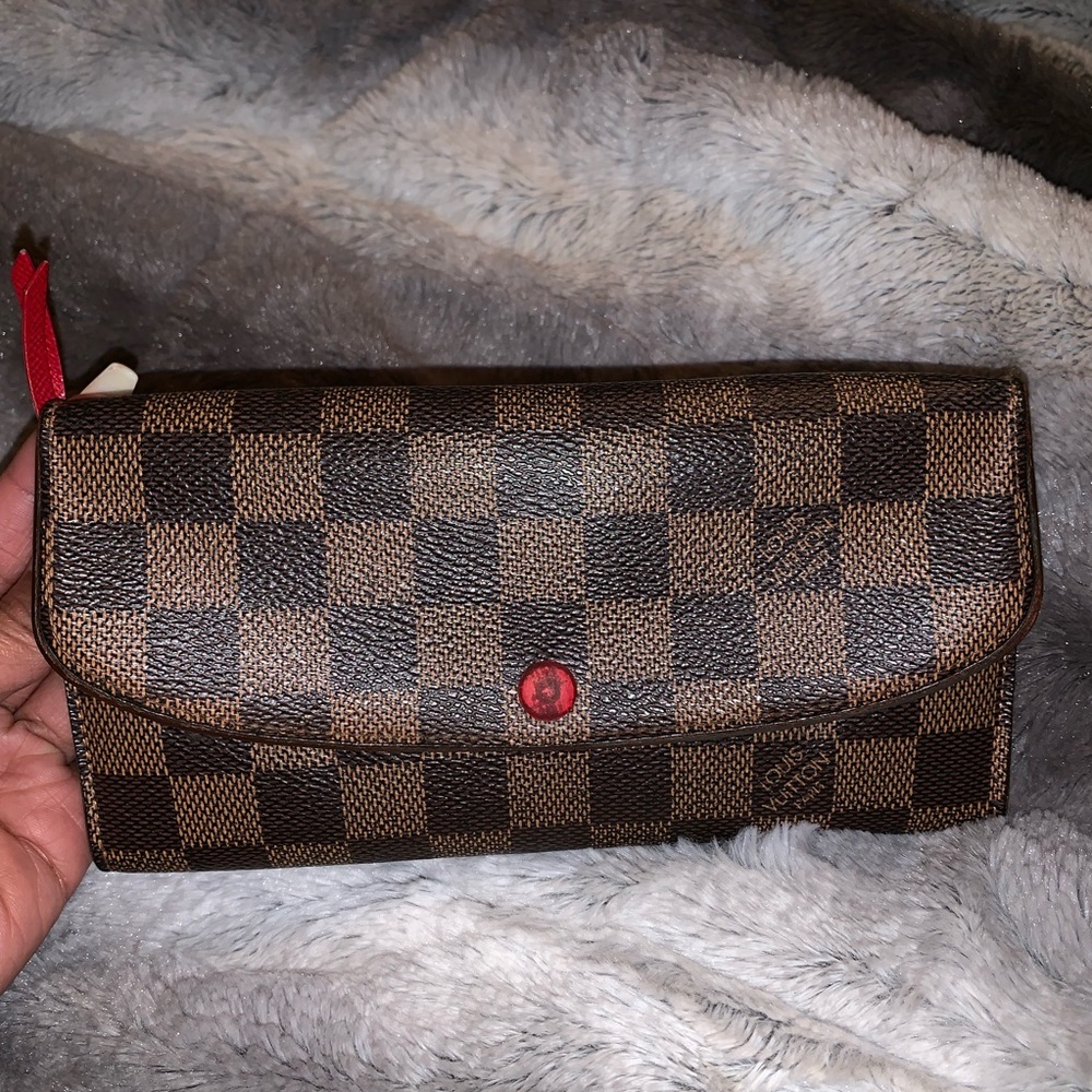 Authentic Louis Vuitton Sara Damier Wallet